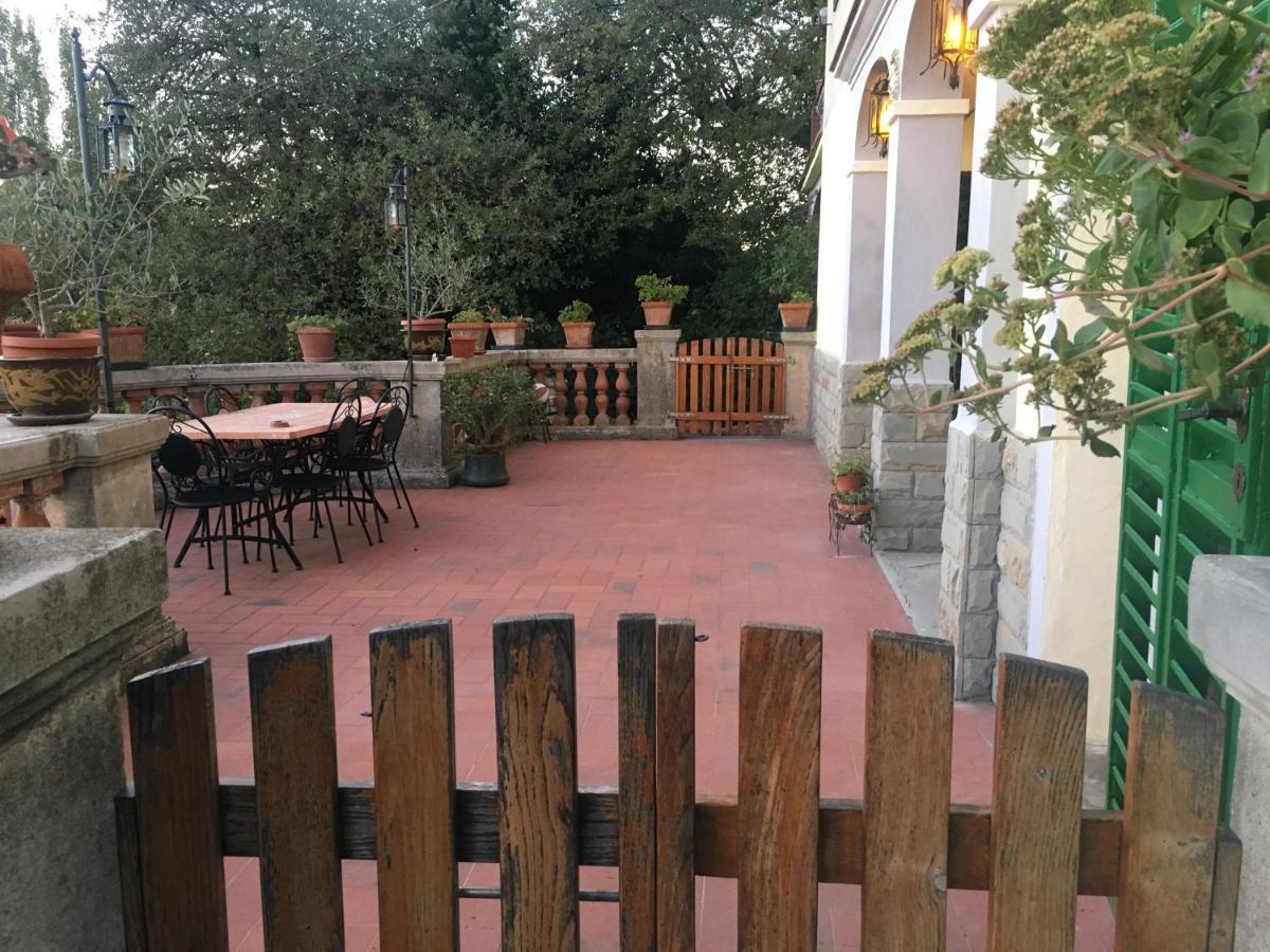Villa Baronzola 蒙特瓦尔基 外观 照片